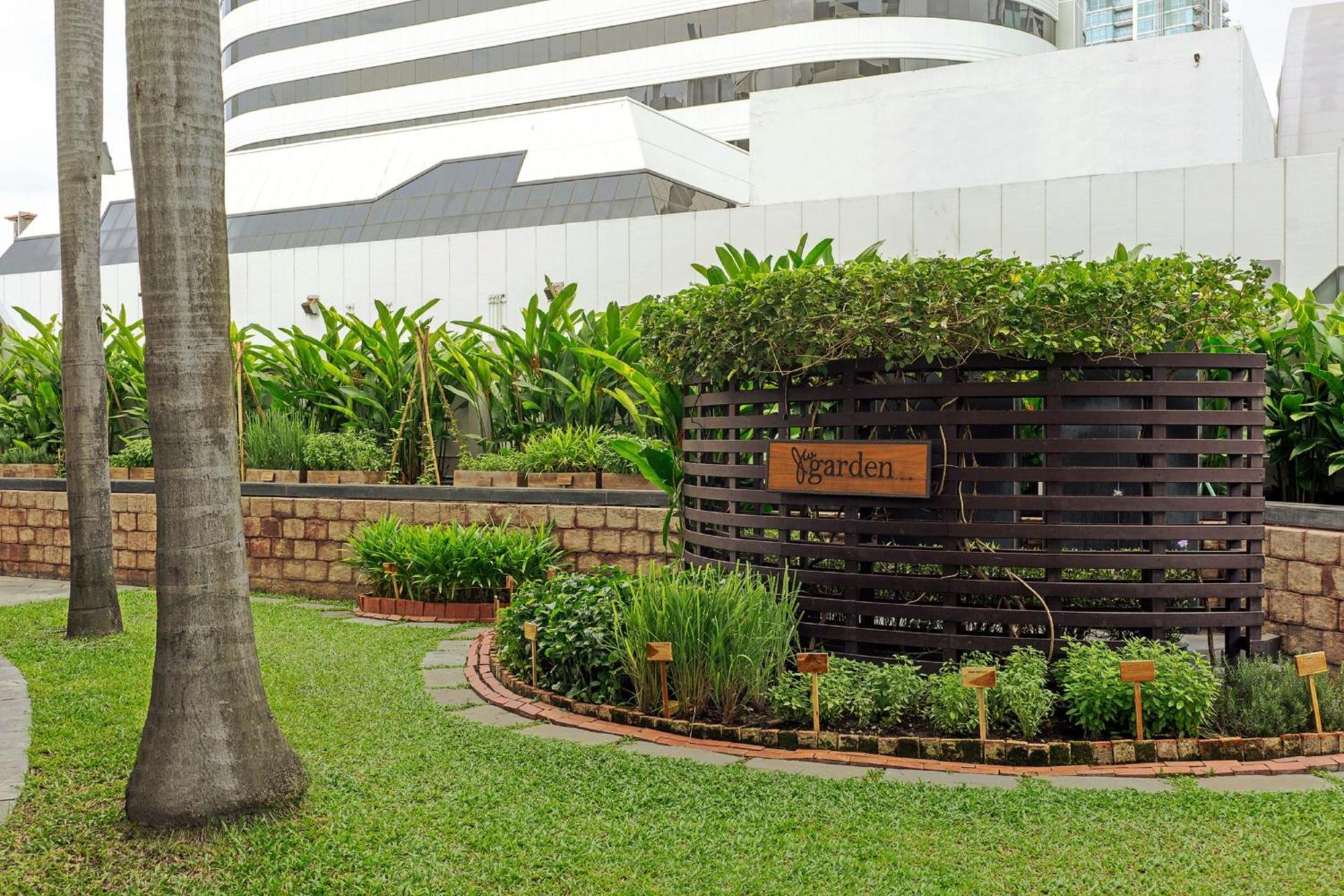 Jw Marriott Hotel Μπανγκόκ Εξωτερικό φωτογραφία The garden at the Mandarin Oriental, Kuala Lumpur