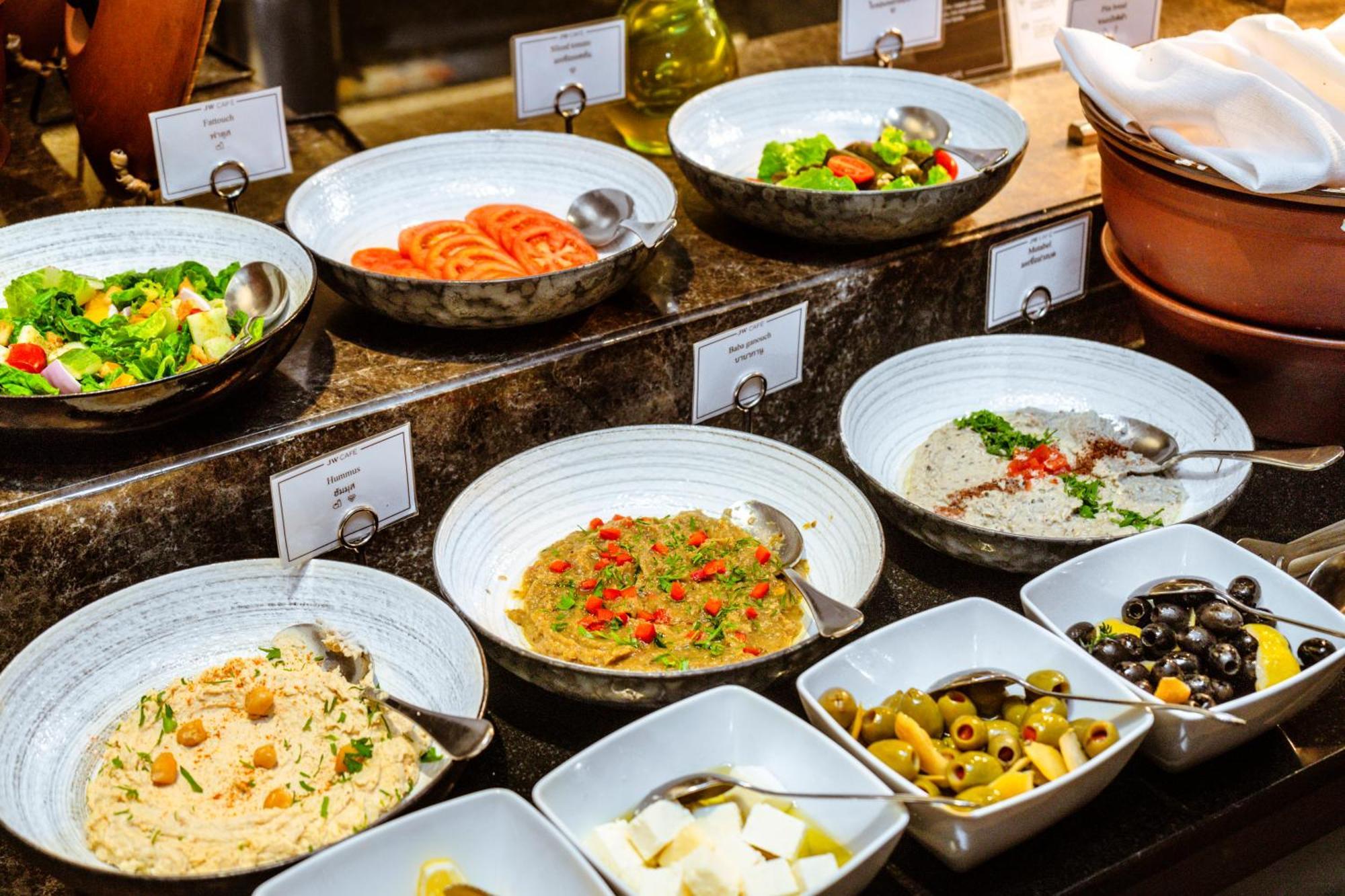 Jw Marriott Hotel Μπανγκόκ Εξωτερικό φωτογραφία A selection of meze